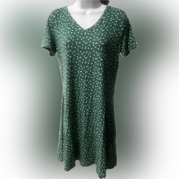 Small Green Dress - Picture 1 of 3